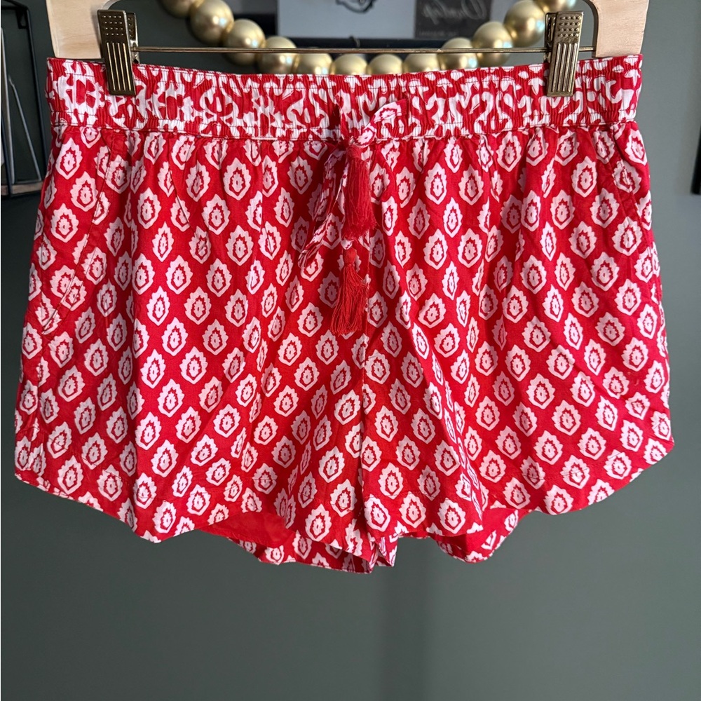 Vineyard Vines Red and White Patterned Shorts